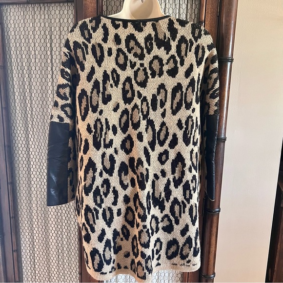Chico’s Leopard Print Sweater - Picture 5 of 7